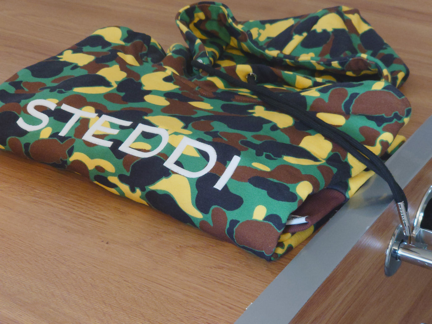 THE MISSION CAMO DRAWSTRING HOODIE